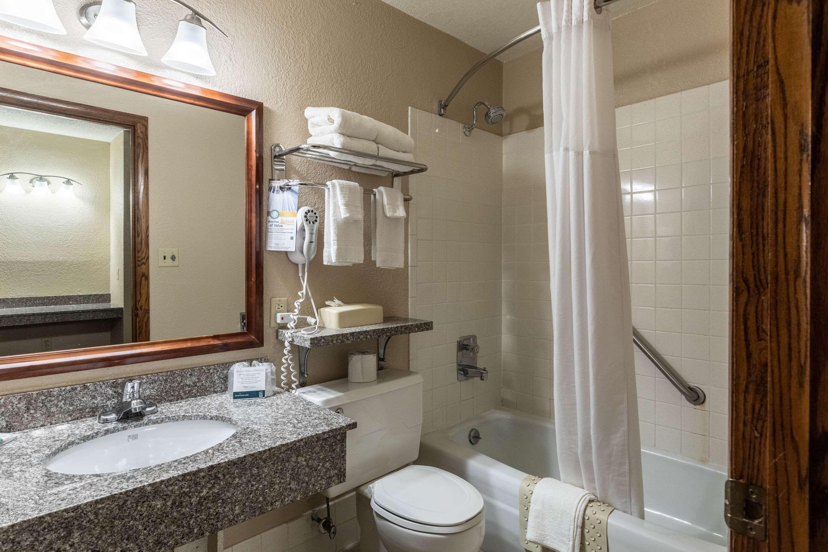 Quality Inn ואוסאו מראה חיצוני תמונה