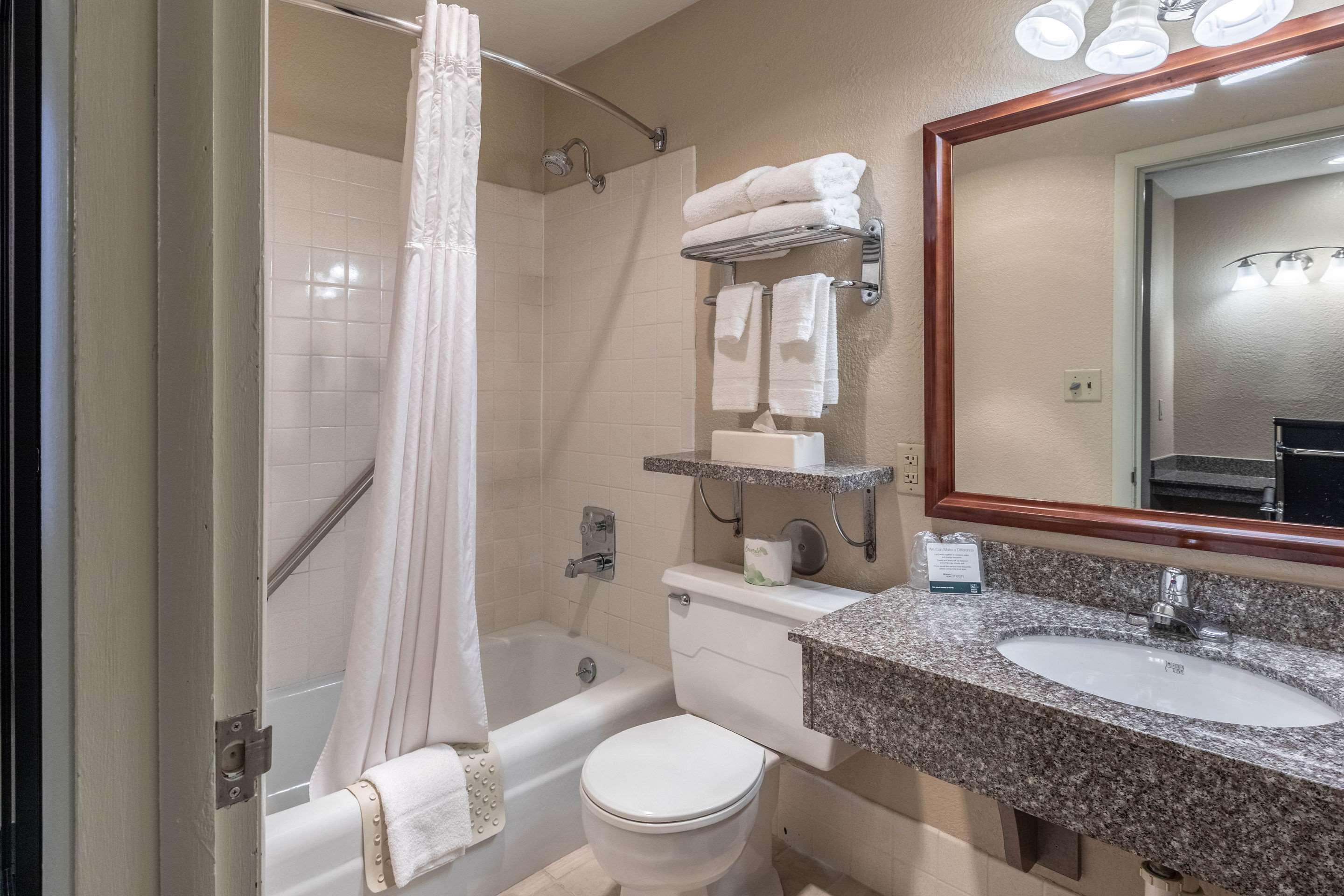 Quality Inn ואוסאו מראה חיצוני תמונה