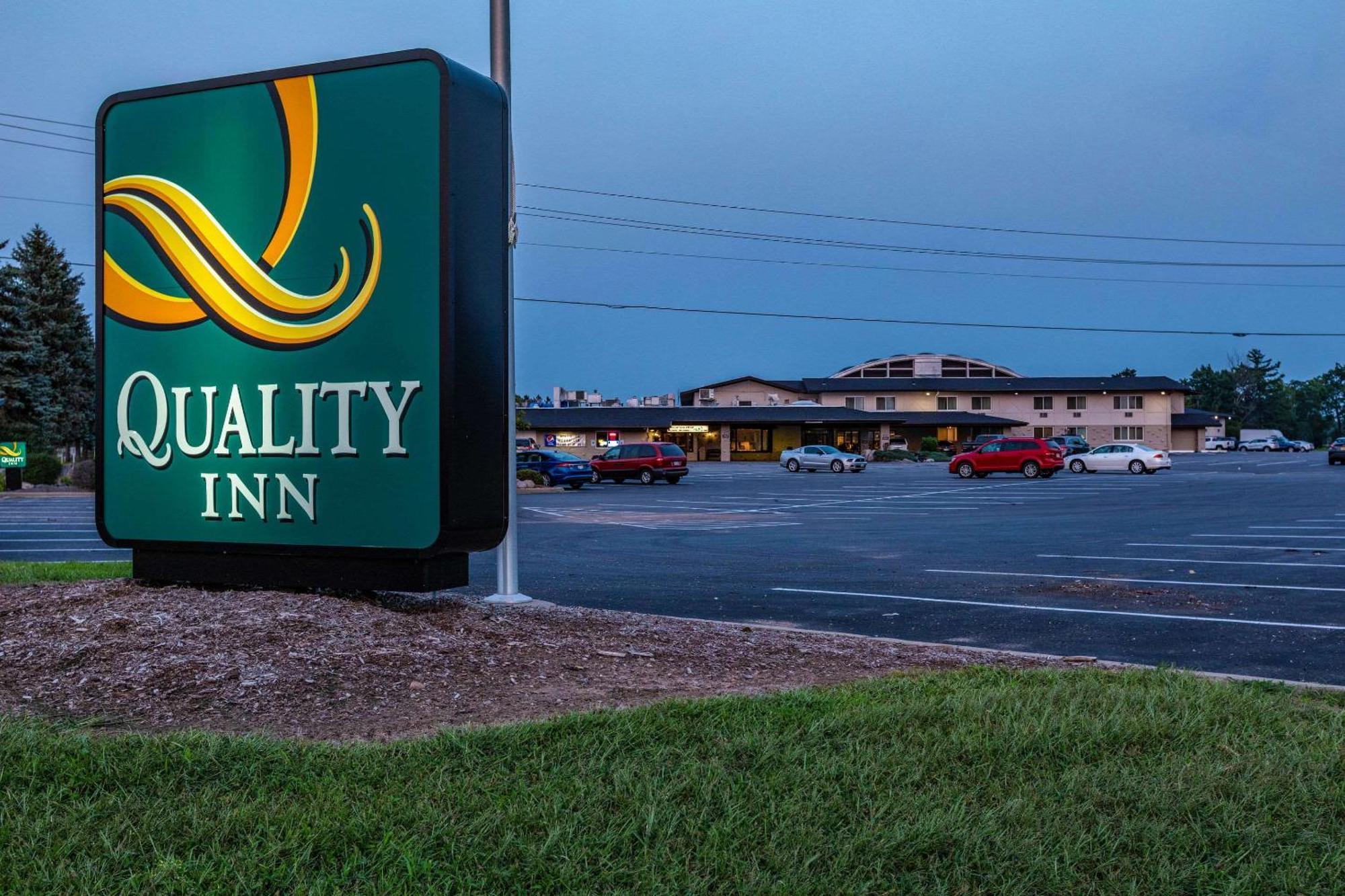 Quality Inn ואוסאו מראה חיצוני תמונה